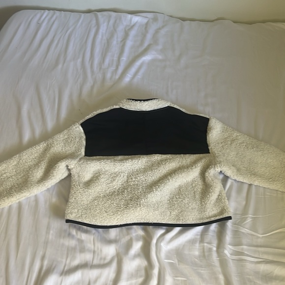 Used quarter zipped fleece cropped sweater - Picture 2 of 3